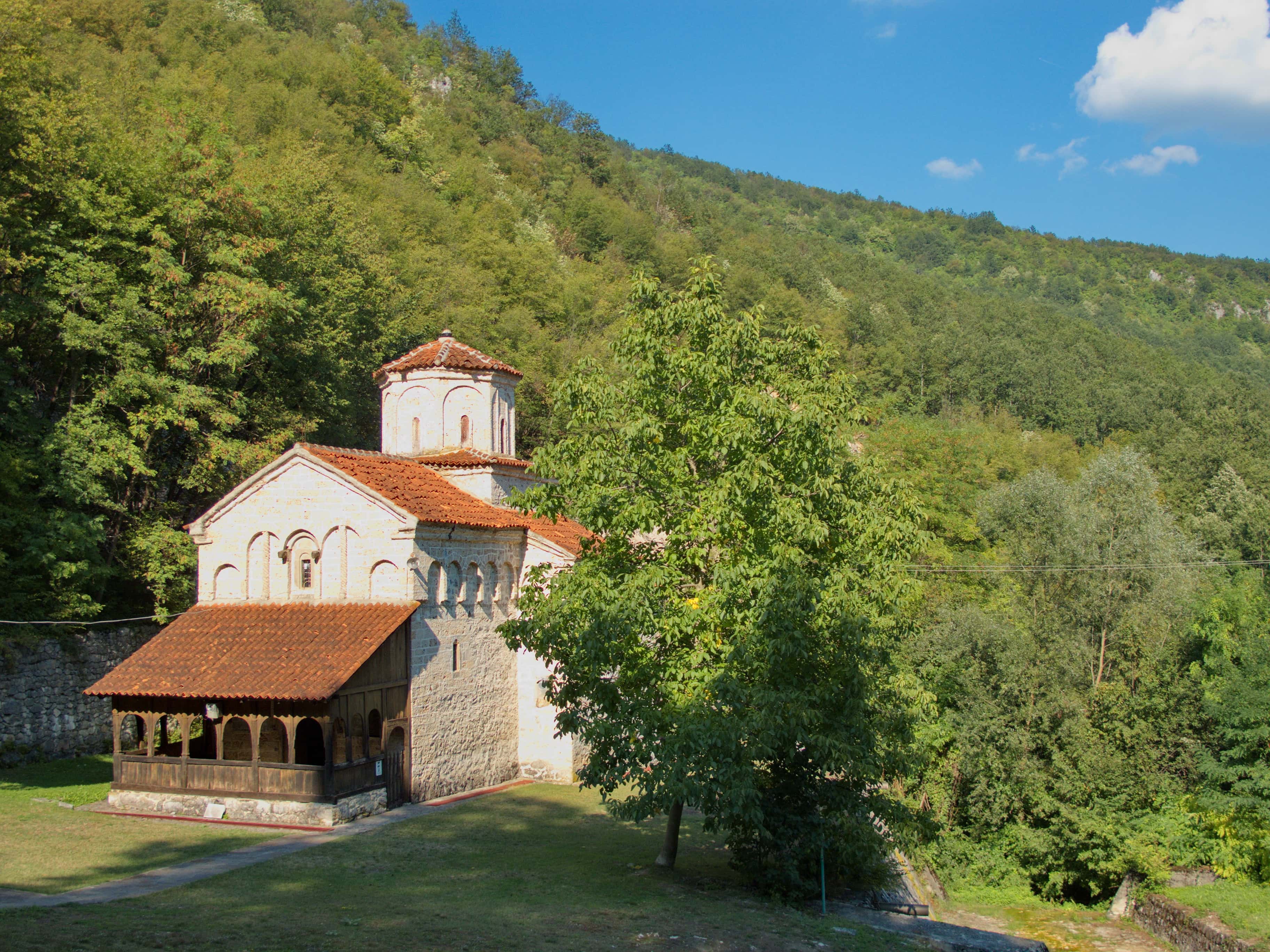 Manastir Кlisura iz 13. veka, na Moravici u ranijoj Raškoj